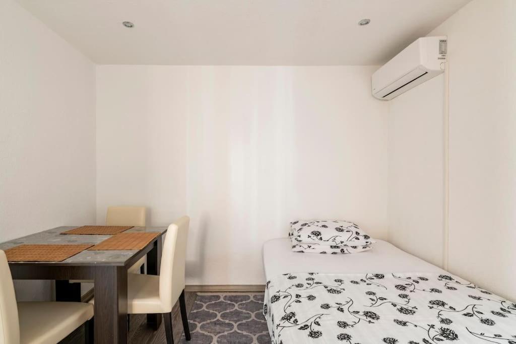 Studio Apartment Grgic Шибеник Екстер'єр фото